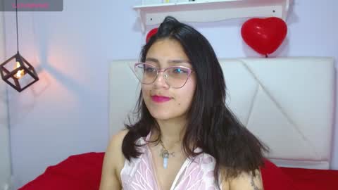 bellastonee1 online show from December 18, 2024, 4:09 am