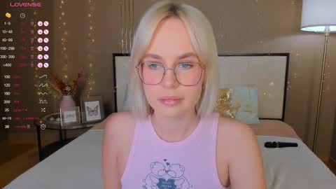 Bella online show from February 3, 2026, 1:04 am