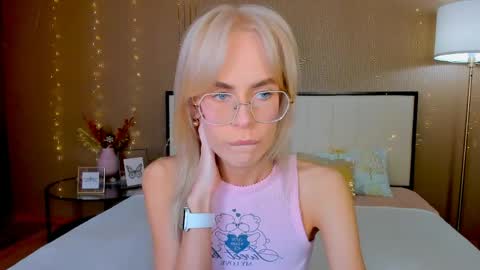 Bella online show from May 14, 2026, 1:12 am