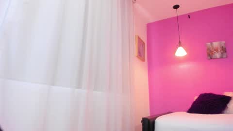 Bella Wild online show from February 14, 2026, 12:13 pm