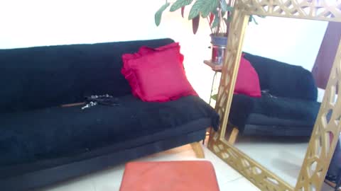 Snapshot of belle_seduction chatting on December 15, 2024, 8:04 pm Loren Morrison online show from December 15, 2024, 8:04 pm