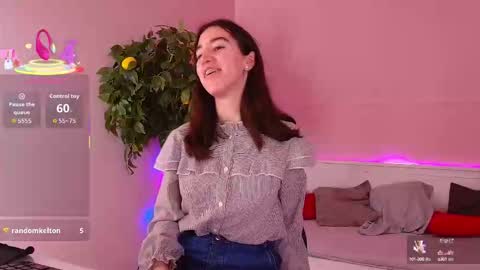 Bella online show from September 10, 2025, 3:56 pm