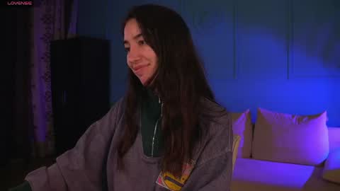 Bella online show from April 15, 2026, 7:21 pm