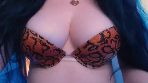 Hello I am kind friendly and cute girl online show from January 11, 2025, 12:18 pm