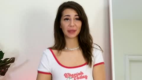 Belle online show from April 17, 2026, 3:53 am