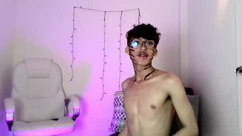 Snapshot of bellmontneon chatting on October 21, 2025, 1:56 pm Neon online show from October 21, 2025, 1:56 pm