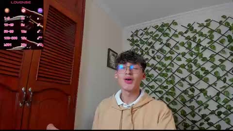 Snapshot of bellmontneon chatting on November 28, 2025, 12:08 pm Neon online show from November 28, 2025, 12:08 pm