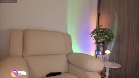  Bella  online show from March 13, 2026, 3:57 am