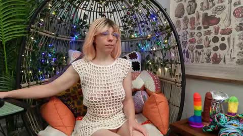 Willow online show from October 4, 2025, 11:30 am