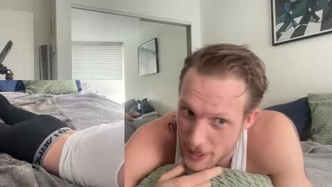 Snapshot of bendoverxo chatting on November 2, 2025, 8:22 pm bendoverxo online show from November 2, 2025, 8:22 pm