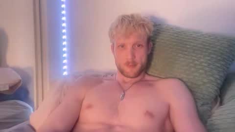 Snapshot of bendoverxo chatting on February 18, 2026, 10:55 am bendoverxo online show from February 18, 2026, 10:55 am