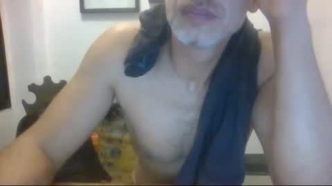 benedett22 online show from May 7, 2026, 8:47 pm