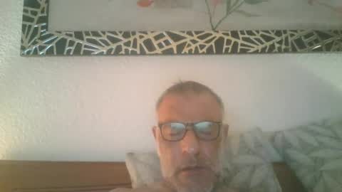 bengi1972 online show from April 20, 2026, 4:15 am