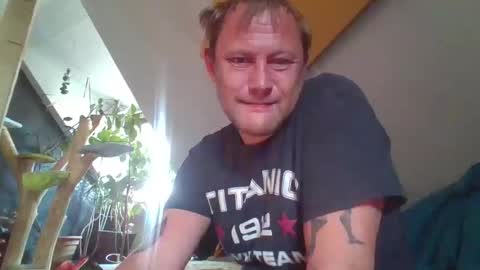Snapshot of benizio_ chatting on June 10, 2026, 8:46 am benizio online show from June 10, 2026, 8:46 am