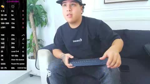 Snapshot of bennett_alejoo chatting on October 10, 2025, 7:13 pm bennett_alejoo online show from October 10, 2025, 7:13 pm