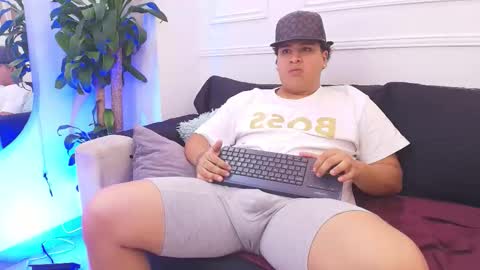 Snapshot of bennett_alejoo chatting on October 14, 2025, 10:32 pm bennett_alejoo online show from October 14, 2025, 10:32 pm