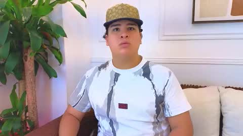 bennett_alejoo online show from March 7, 2026, 6:49 pm