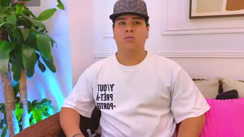 bennett_alejoo online show from May 23, 2026, 7:07 pm