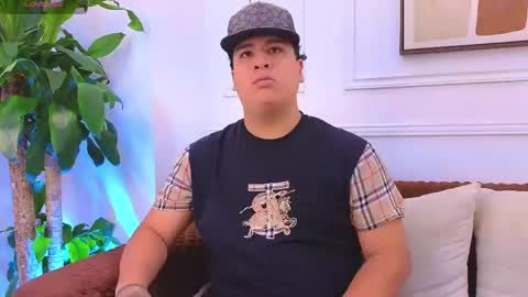 bennett_alejoo online show from May 26, 2026, 6:48 pm