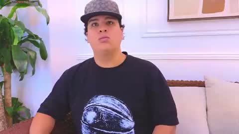 Snapshot of bennett_alejoo chatting on July 5, 2026, 6:37 pm bennett_alejoo online show from July 5, 2026, 6:37 pm