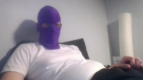 Snapshot of bennybueno chatting on April 12, 2026, 3:11 am bennybueno online show from April 12, 2026, 3:11 am