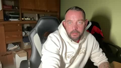 benochau online show from August 2, 2026, 3:27 am