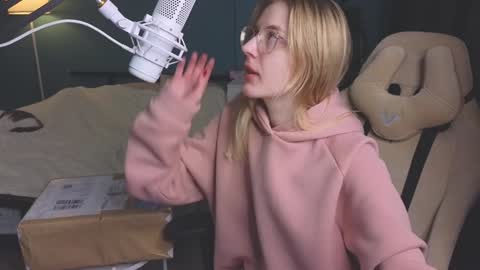 Snapshot of benty_bunny chatting on January 5, 2025, 10:53 am Alice online show from January 5, 2025, 10:53 am