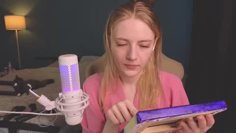 Snapshot of benty_bunny chatting on March 8, 2025, 11:37 am Alice online show from March 8, 2025, 11:37 am