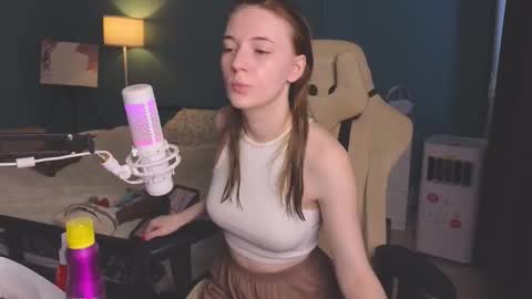 Snapshot of benty_bunny chatting on September 18, 2025, 10:28 am Alice online show from September 18, 2025, 10:28 am