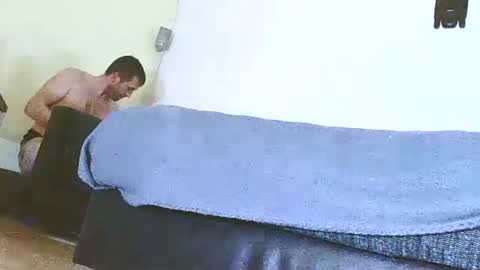 Benutzmich0800 online show from February 22, 2025, 2:39 am