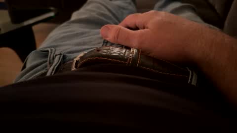 Snapshot of benz10001 chatting on December 7, 2024, 11:34 pm benz10001 online show from December 7, 2024, 11:34 pm