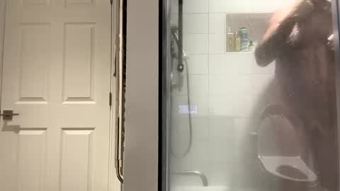 Snapshot of benz10001 chatting on December 24, 2024, 12:33 pm benz10001 online show from December 24, 2024, 12:33 pm