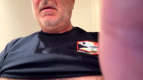 Snapshot of benz10001 chatting on January 31, 2025, 11:24 pm benz10001 online show from January 31, 2025, 11:24 pm