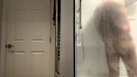 Snapshot of benz10001 chatting on February 6, 2025, 12:37 pm benz10001 online show from February 6, 2025, 12:37 pm