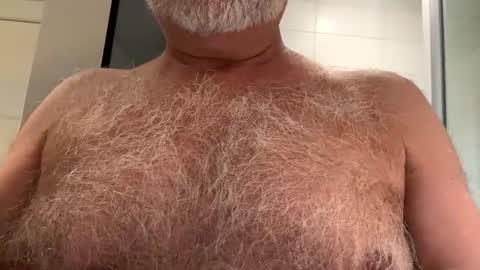 benz10001 online show from November 11, 2025, 12:32 am