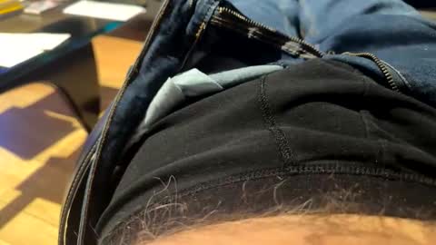 benz10001 online show from February 16, 2026, 4:19 am