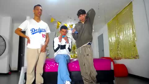 benz boys online show from February 25, 2025, 12:03 pm