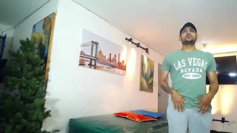 benz boys online show from February 10, 2026, 12:31 pm