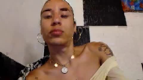 berenice_i online show from April 24, 2026, 10:01 pm