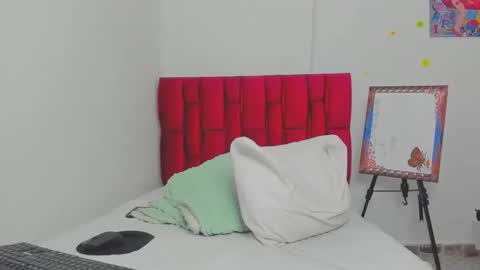 Snapshot of bereniceiv chatting on October 28, 2025, 6:54 pm beren online show from October 28, 2025, 6:54 pm