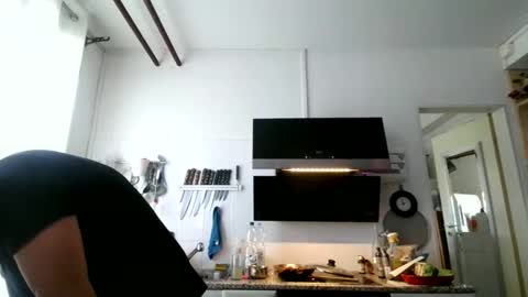 Snapshot of berg_boy chatting on February 19, 2026, 12:56 pm Martin online show from February 19, 2026, 12:56 pm