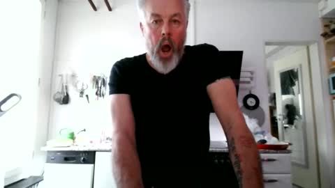 Snapshot of berg_boy chatting on February 22, 2026, 4:16 pm Martin online show from February 22, 2026, 4:16 pm