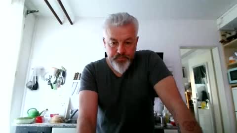 Snapshot of berg_boy chatting on February 25, 2026, 7:07 am Martin online show from February 25, 2026, 7:07 am