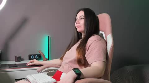 Snapshot of beriesniks chatting on February 25, 2025, 12:13 pm BeriesNiks online show from February 25, 2025, 12:13 pm