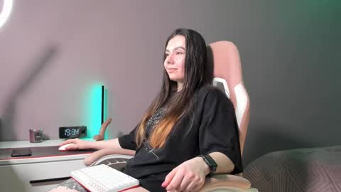 Snapshot of beriesniks chatting on March 7, 2025, 12:34 pm BeriesNiks online show from March 7, 2025, 12:34 pm