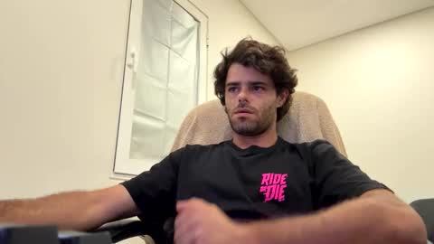 Berltex online show from October 21, 2025, 2:45 am