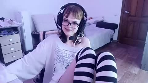 Lina online show from April 15, 2026, 7:58 pm