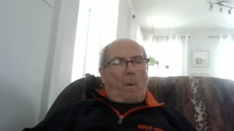 bernard1102 online show from April 6, 2026, 6:20 pm