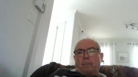 bernard1102 online show from April 13, 2026, 2:11 pm