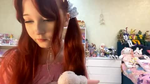 Eva  online show from April 18, 2026, 8:29 am